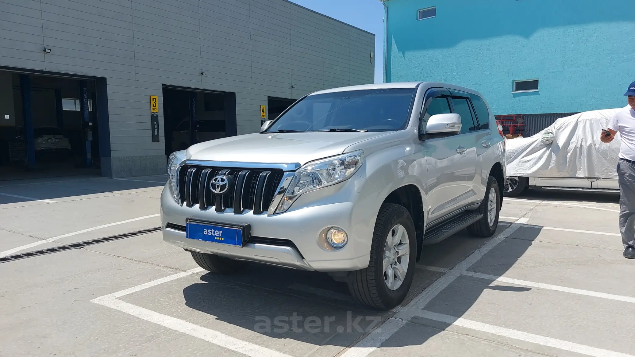 Toyota Land Cruiser Prado 2013