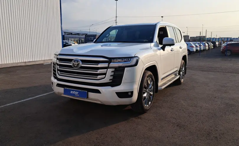 Toyota Land Cruiser 2022 года за 59 000 000 тг. в Алматы