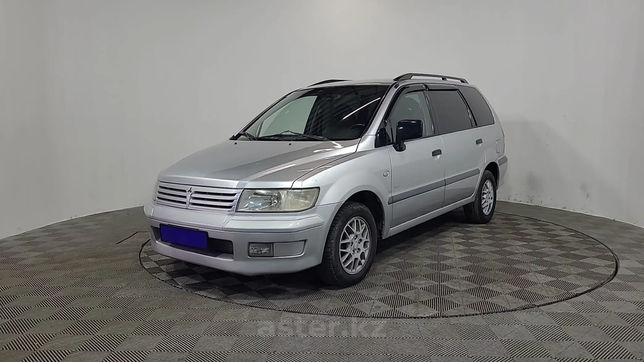 Mitsubishi Space Wagon 2003