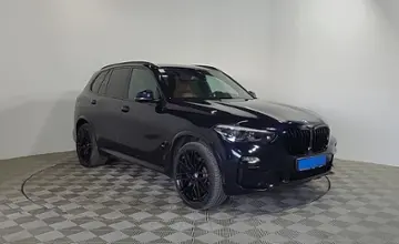 BMW X5 2018 года за 37 500 000 тг. в Алматы фото 3