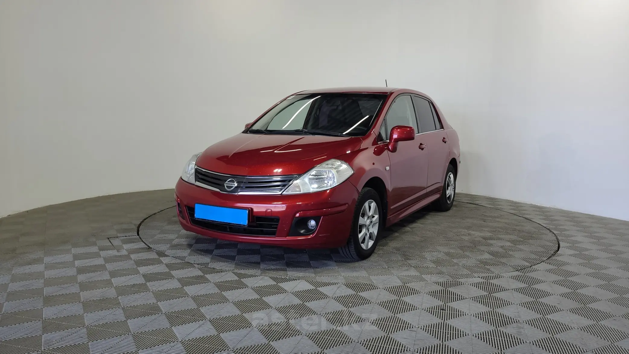 Nissan Tiida 2013