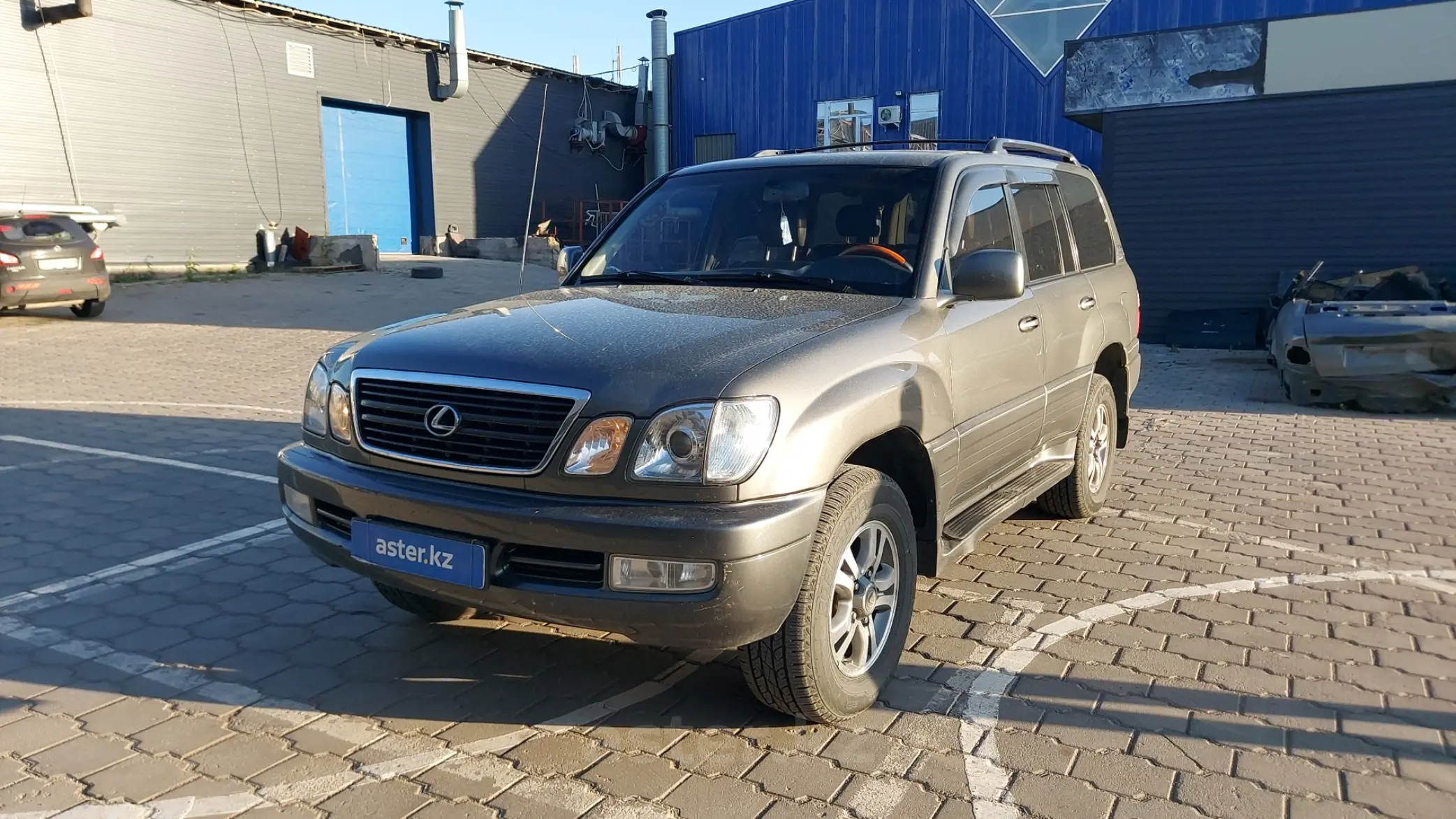 Lexus LX 2002