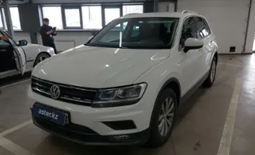 Volkswagen Tiguan 2017 года за 16 000 000 тг. в Астана