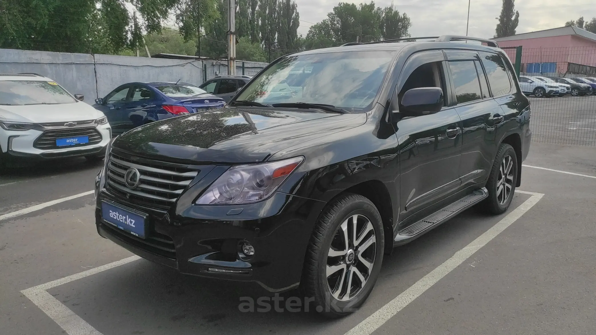 Lexus LX 2010