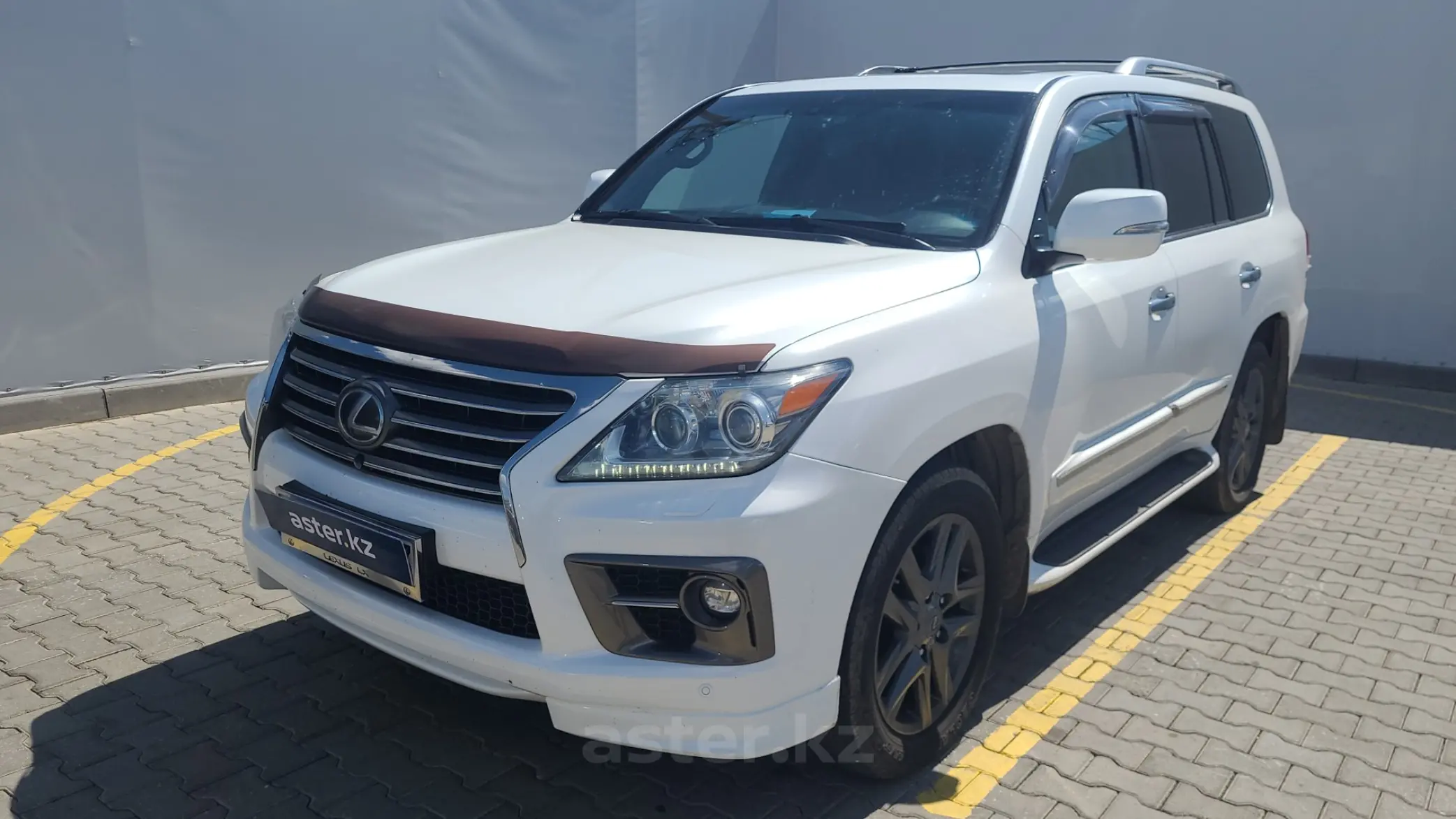 Lexus LX 2015