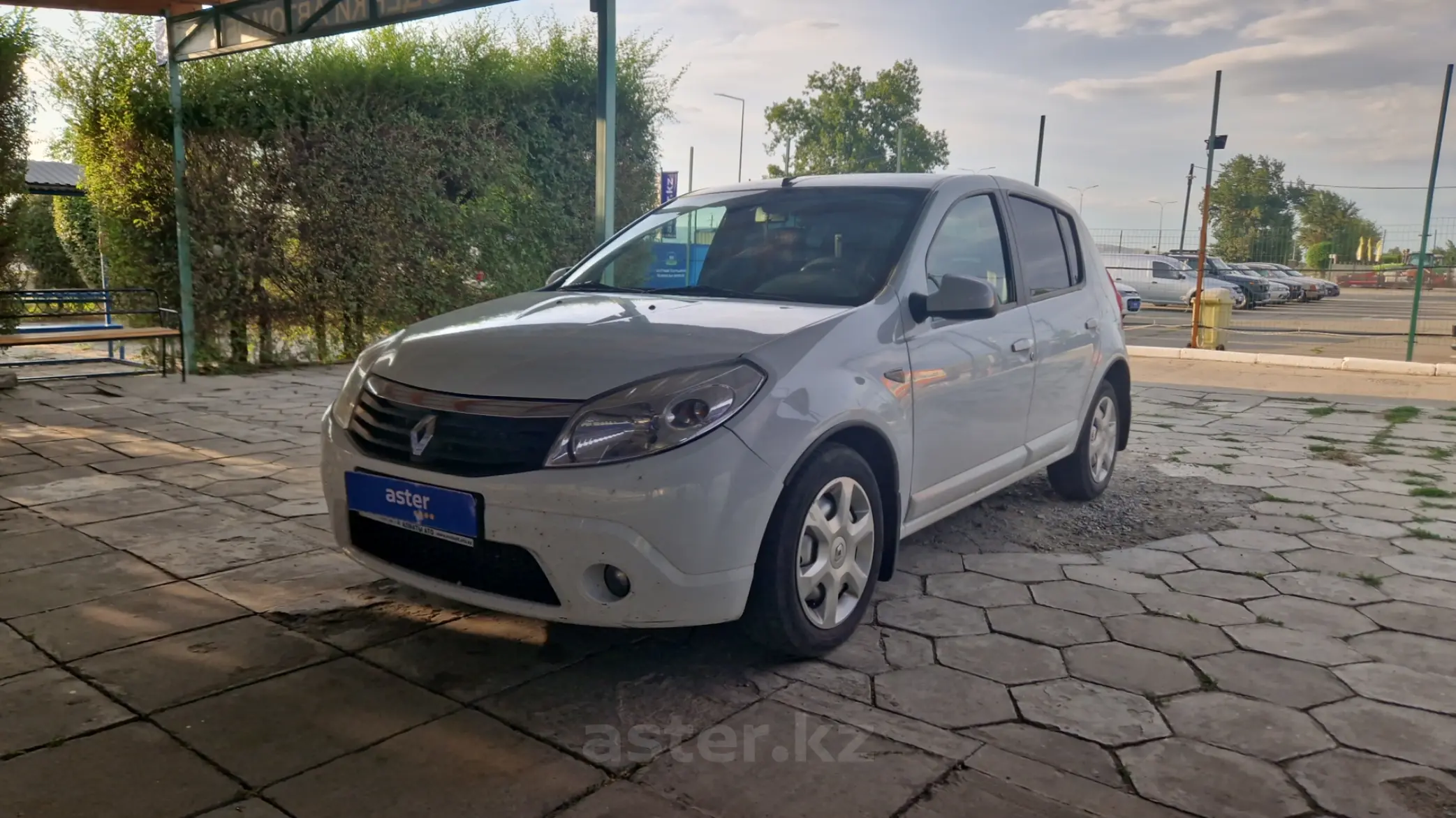 Renault Sandero 2012