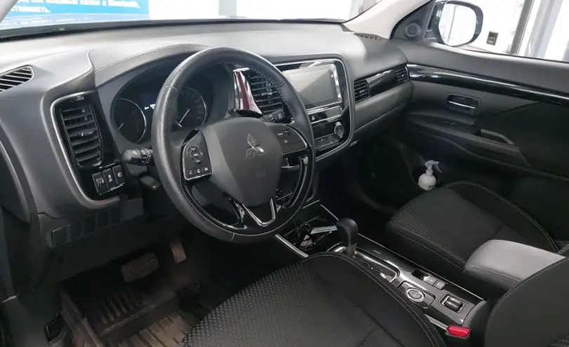 Mitsubishi Outlander 2018 года за 12 590 000 тг. в Астана фото 5