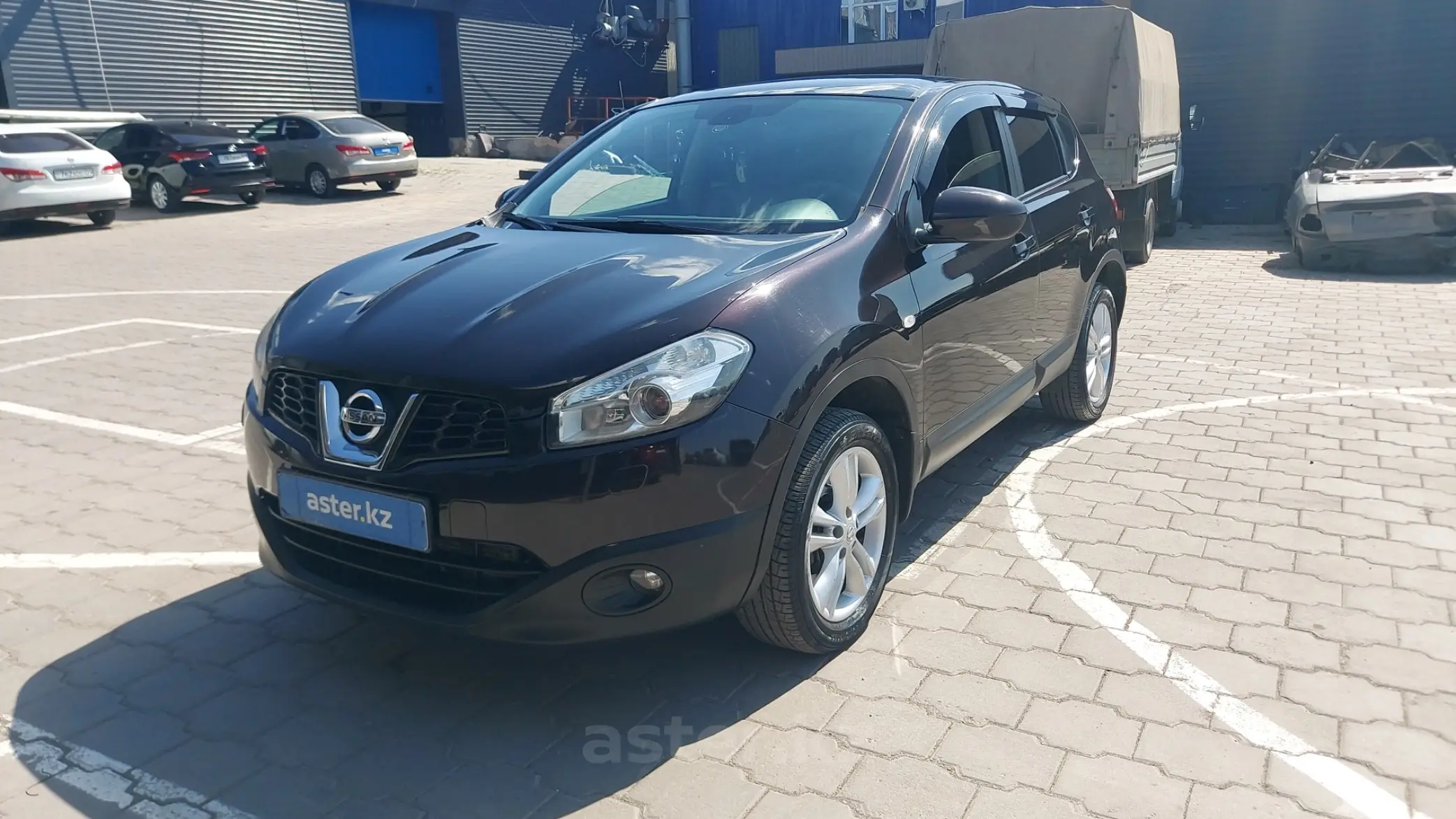 Nissan Qashqai 2011 баклажан