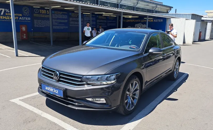 Volkswagen Passat 2021 года за 15 000 000 тг. в Алматы