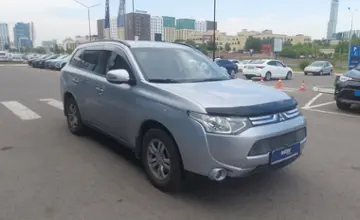 Mitsubishi Outlander 2013 года за 9 090 000 тг. в Астана фото 2