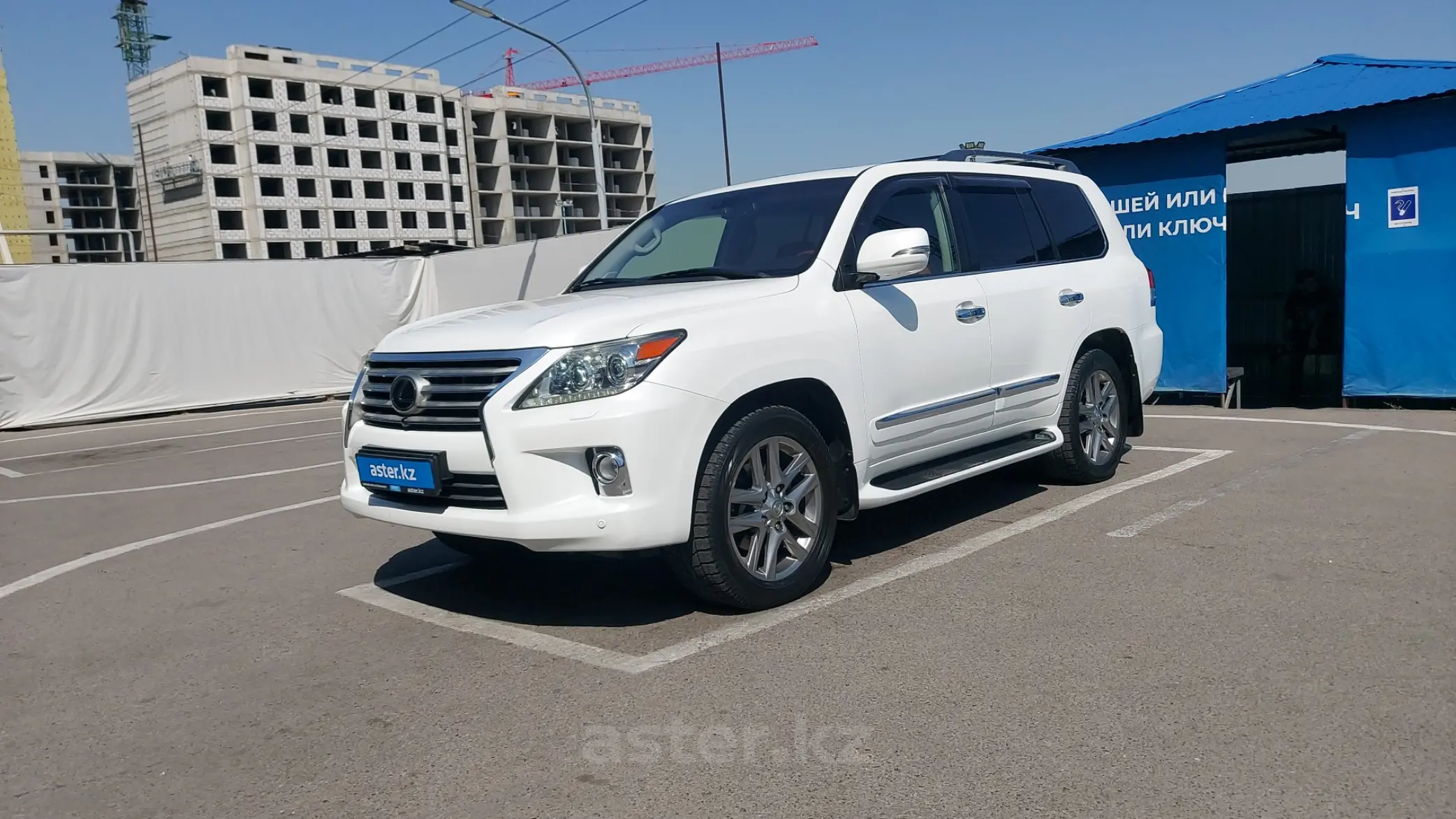 Lexus LX 2012