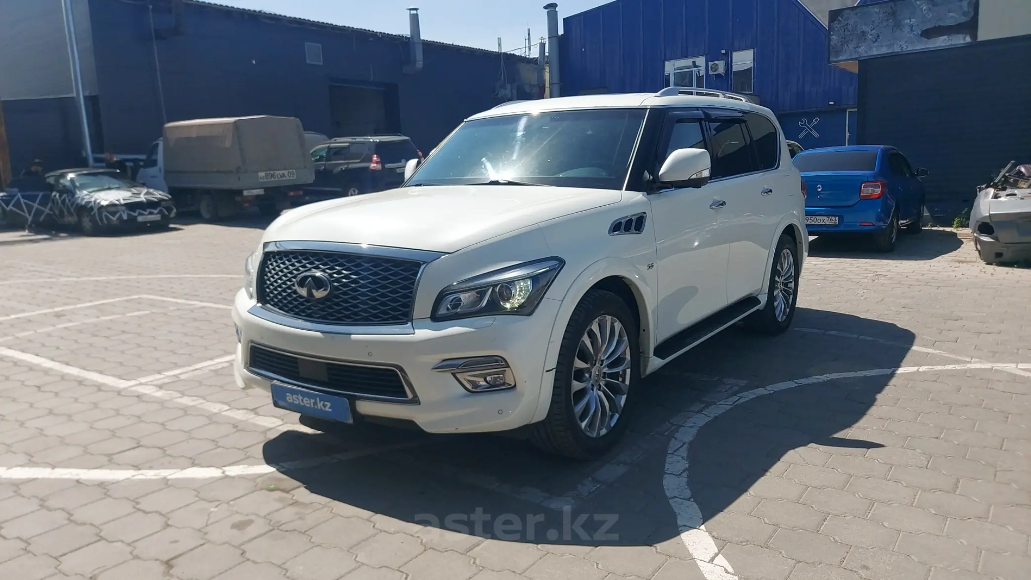 Infiniti QX80 2014