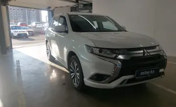 Mitsubishi Outlander 2022 года за 12 900 000 тг. в Астана фото 2