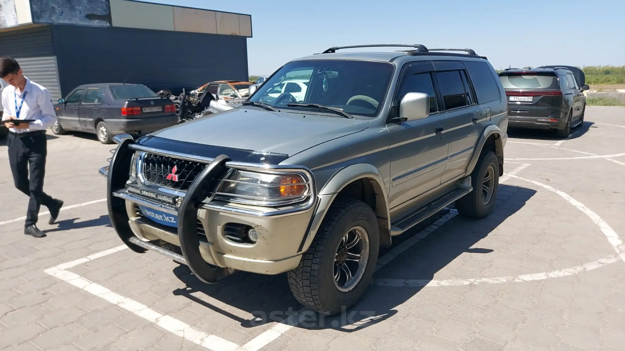 Mitsubishi Montero Sport 2000