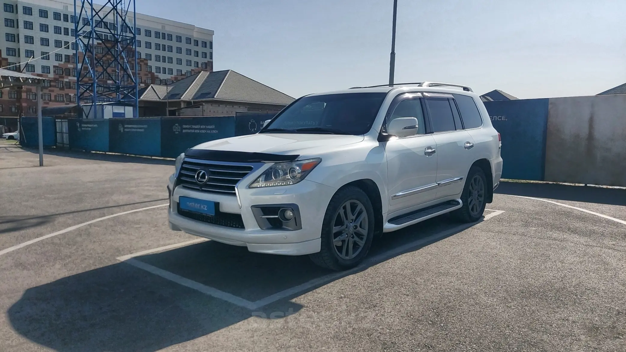 Lexus LX 2012