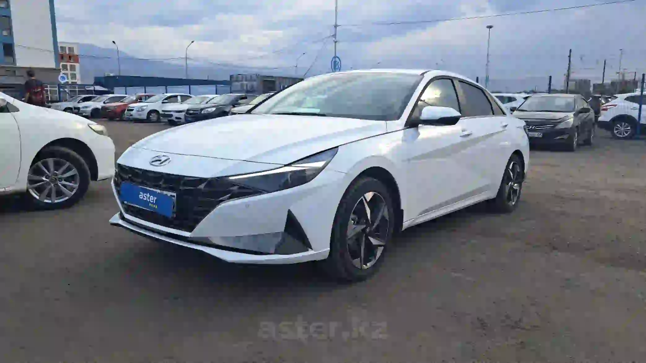 Hyundai Elantra 2023