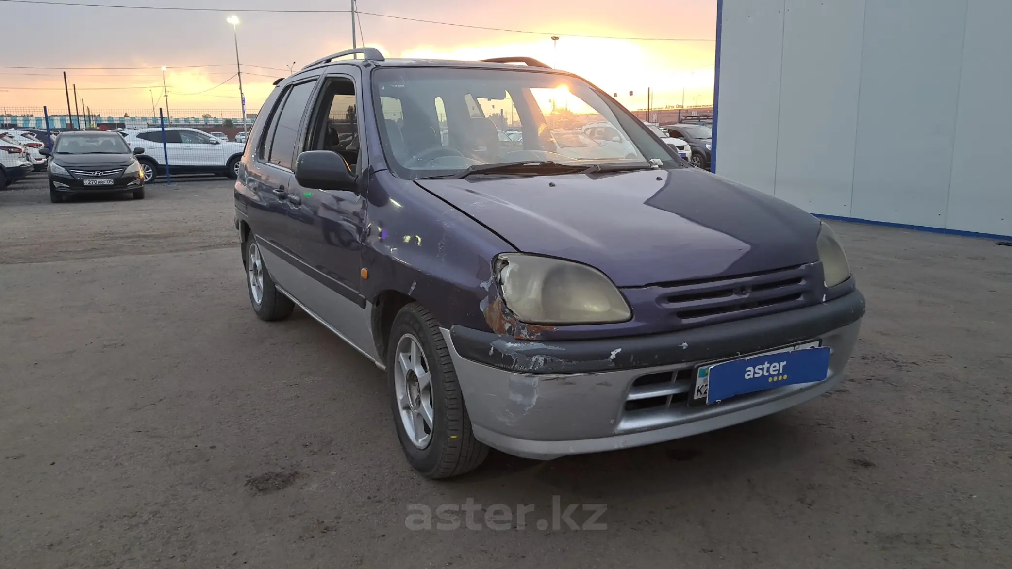 Toyota Raum 1997