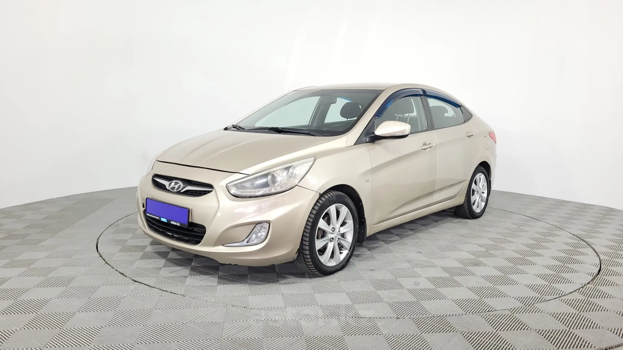 Hyundai Accent 2013