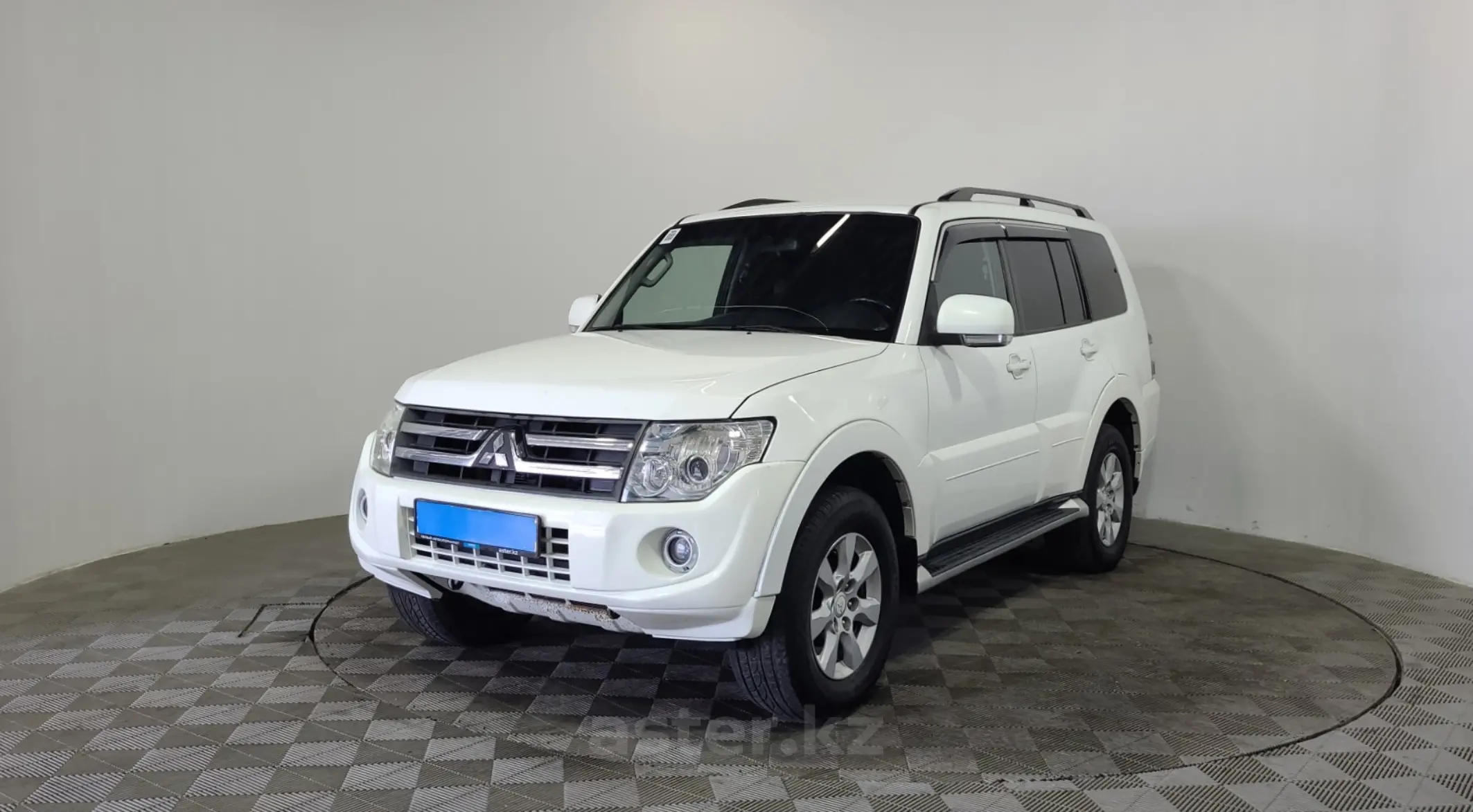 Mitsubishi Pajero 2012