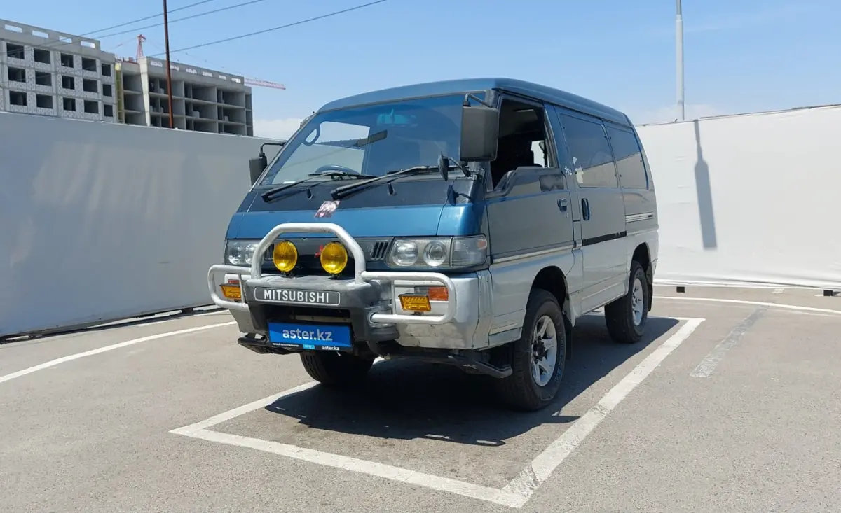 Mitsubishi Delica 1994. Делика 1994 года. Mitsubishi Delica 2.5 1994 год. Фольксваген Делика.