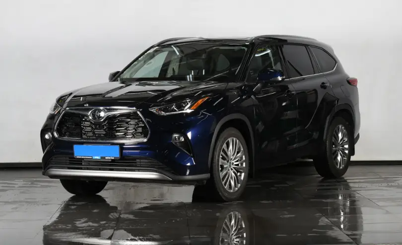 Toyota Highlander 2023 года за 31 250 000 тг. в Астана