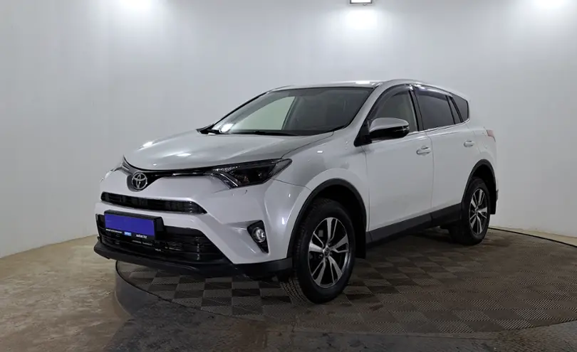 Toyota RAV4 2015 года за 11 490 000 тг. в Актобе