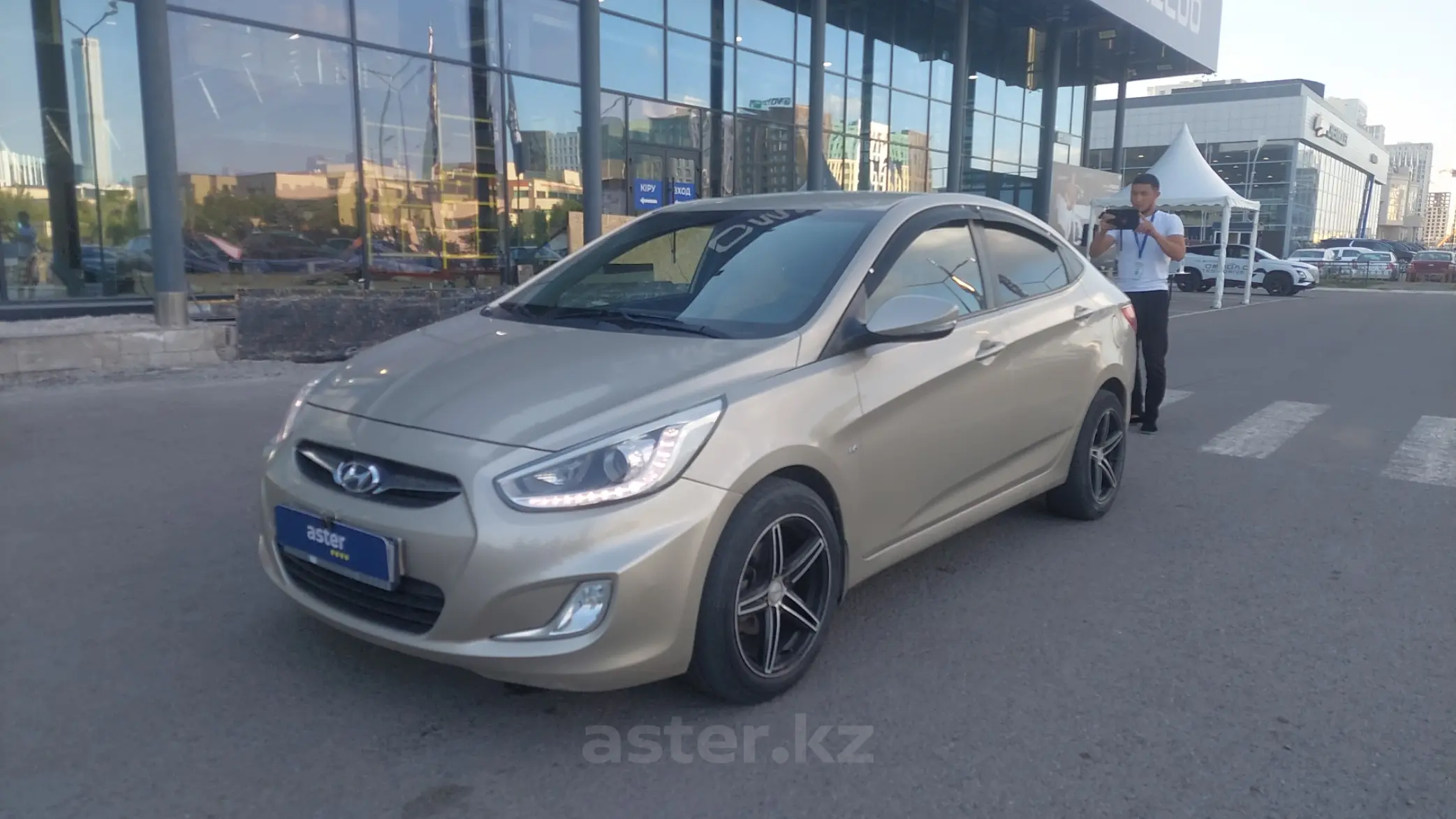 Hyundai Accent 2013