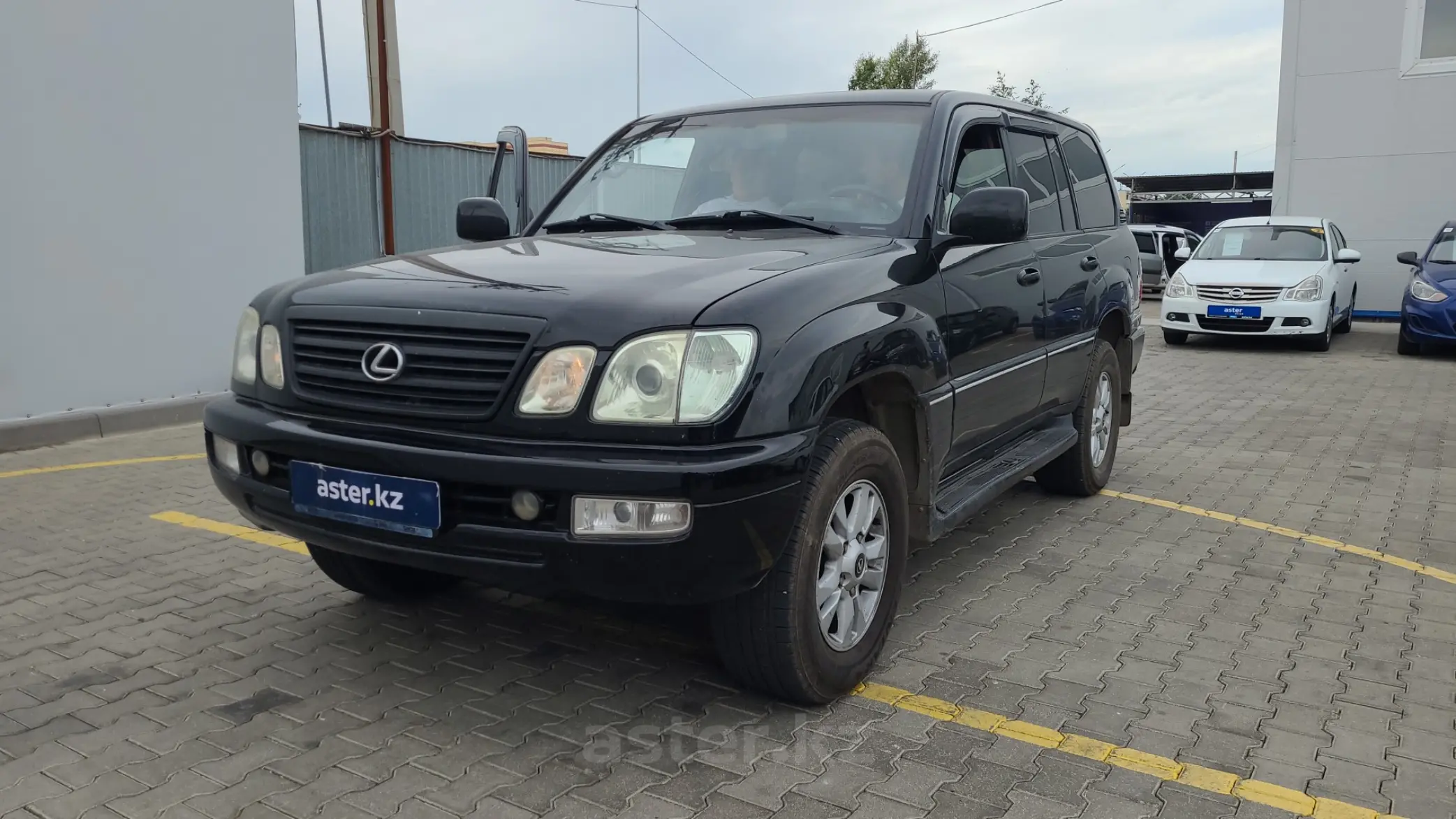 Lexus LX 2005