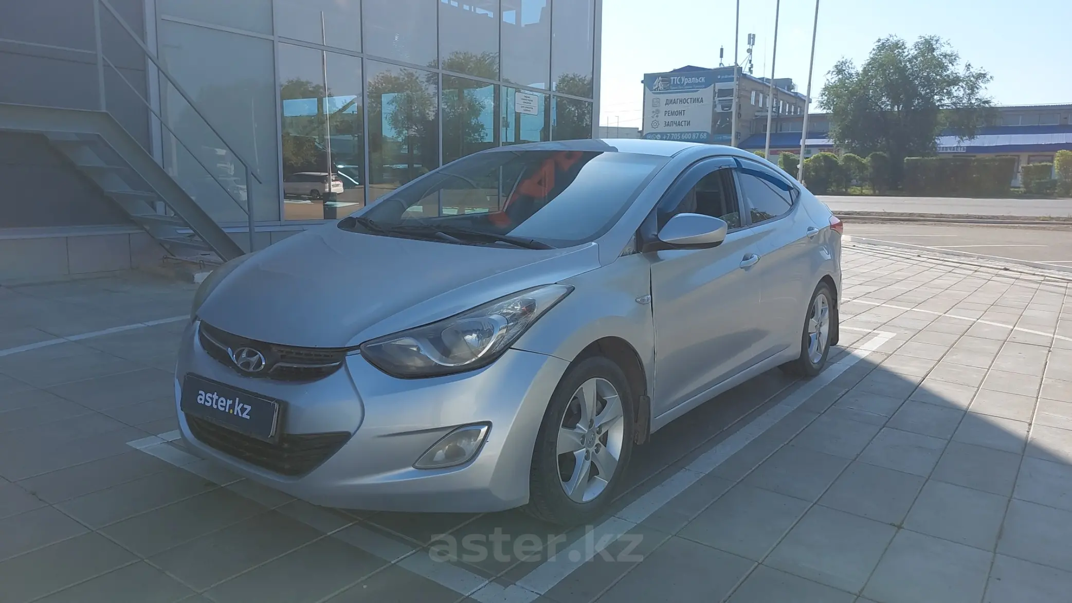 Hyundai Elantra 2012