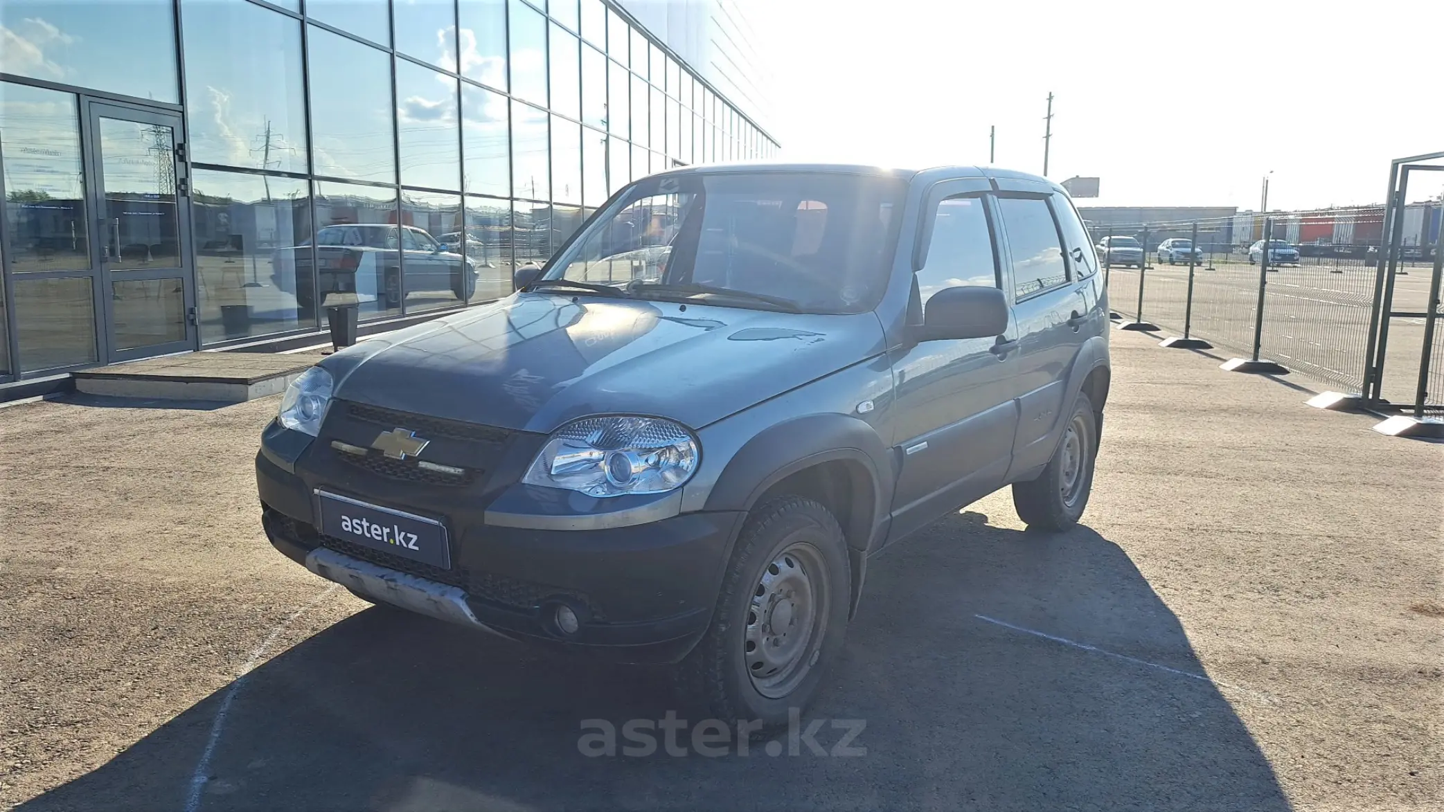 Chevrolet Niva 2012