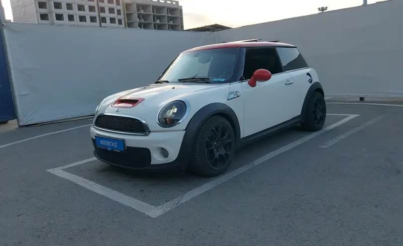 Мини в алматы. Mini Clubman. Mini Clubman фото.