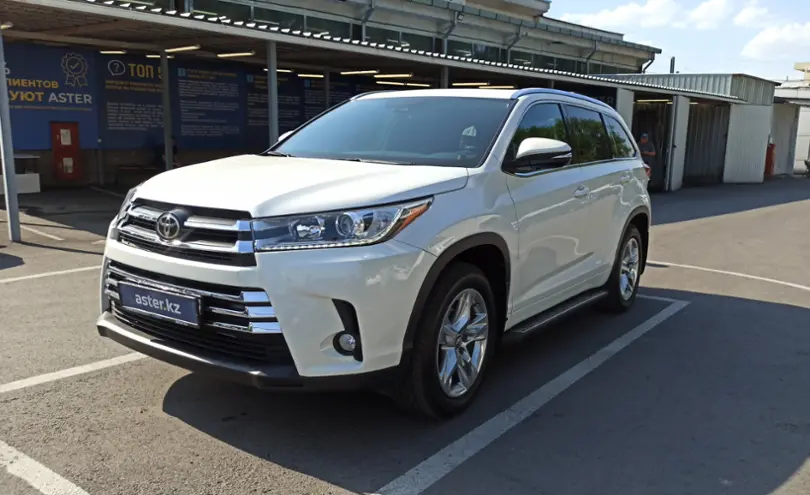 Toyota Highlander 2017 года за 20 000 000 тг. в Алматы