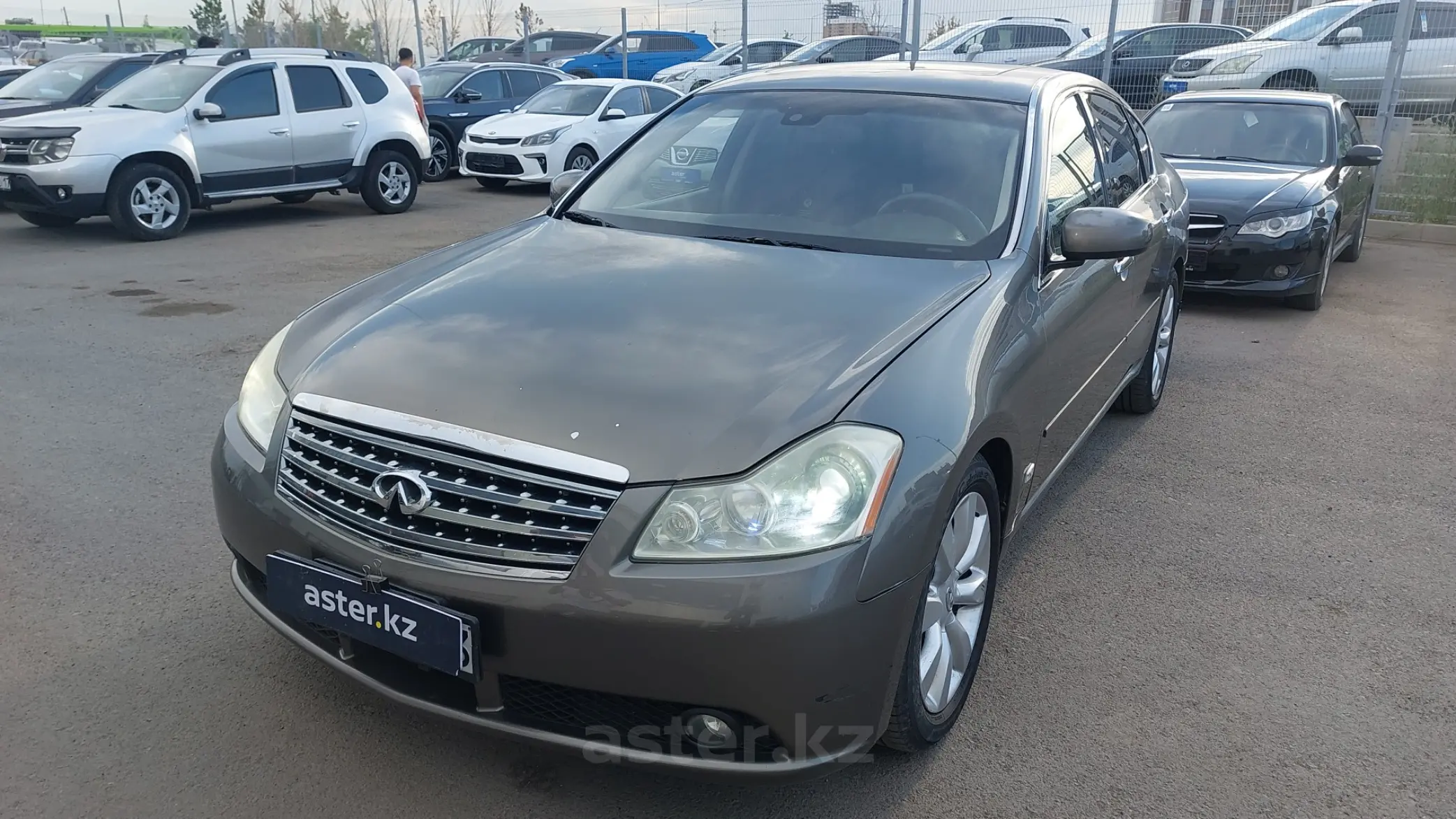 Infiniti M 2005