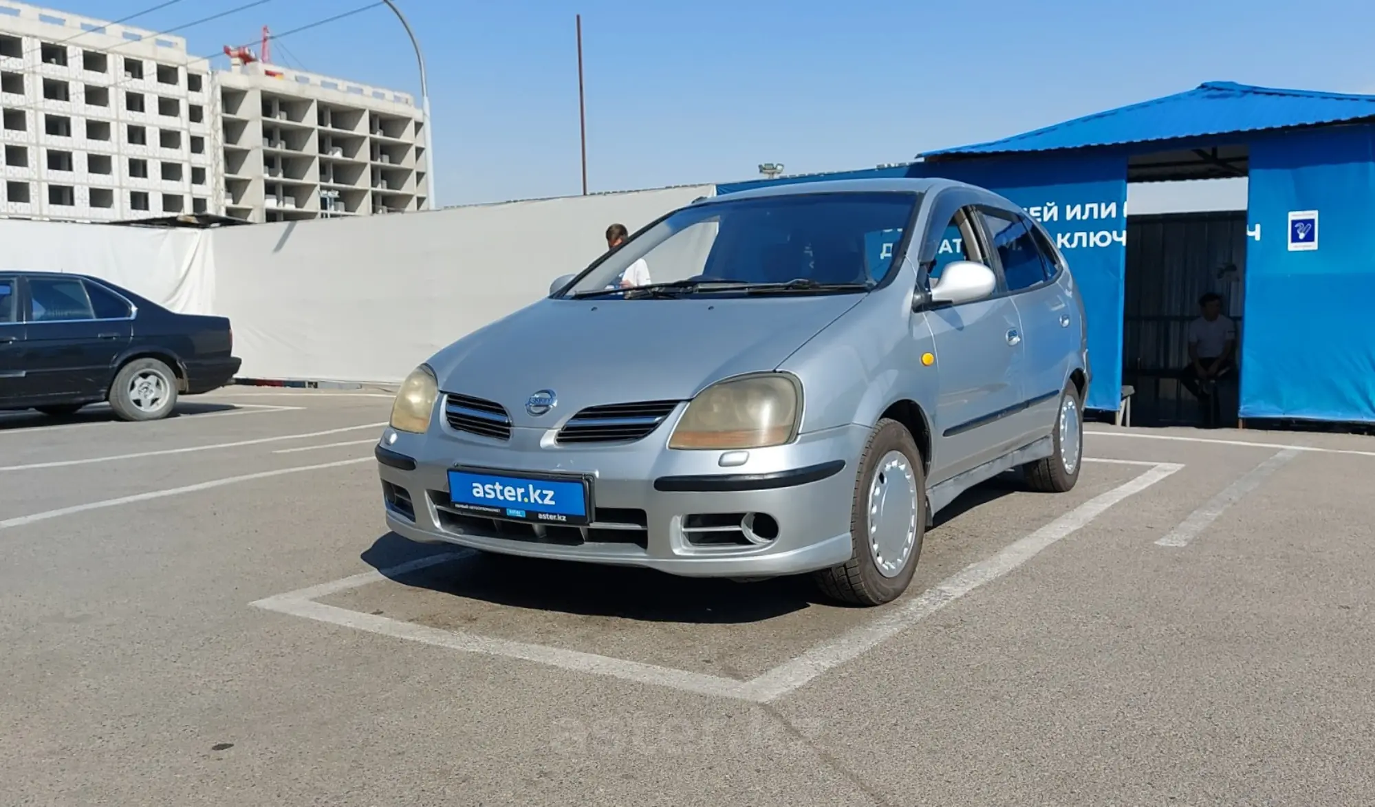 Nissan Tino 1999