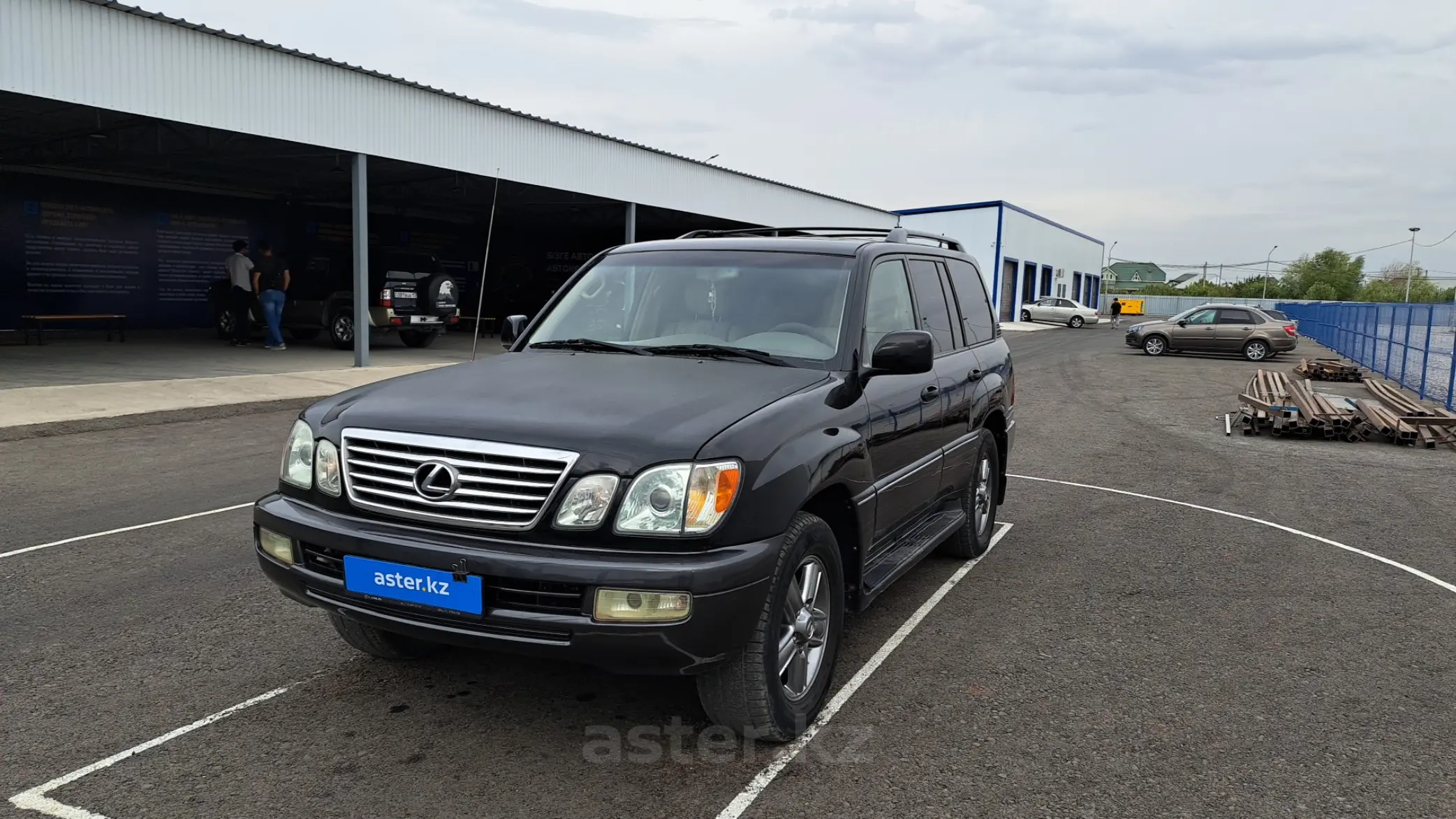 Lexus LX 2006