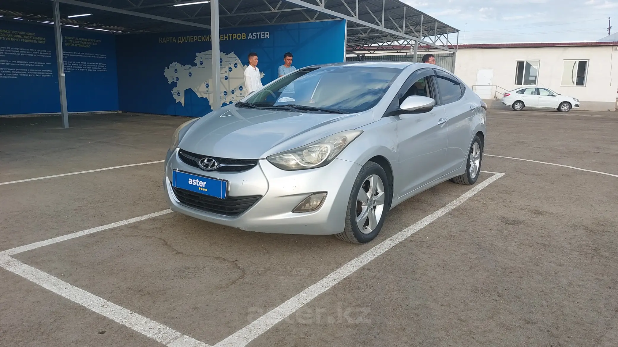 Hyundai Avante 2012