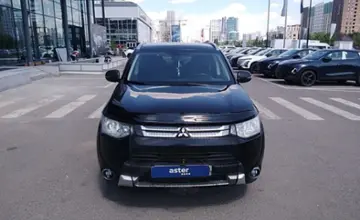 Mitsubishi Outlander 2014 года за 10 000 000 тг. в Астана фото 2