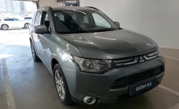 Mitsubishi Outlander 2012 года за 8 500 000 тг. в Астана фото 2