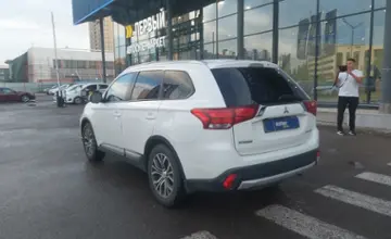 Mitsubishi Outlander 2015 года за 10 000 000 тг. в Астана фото 4