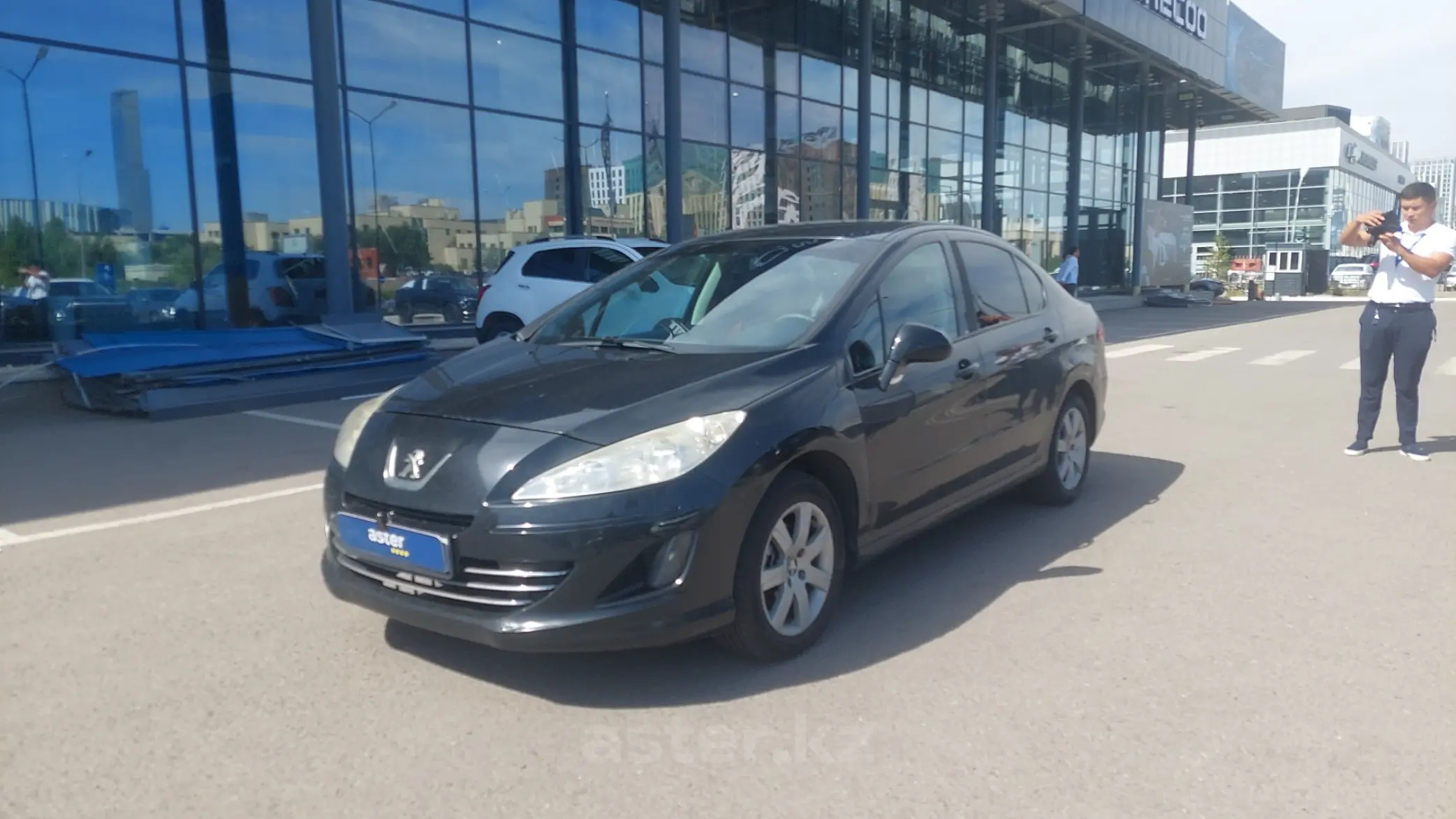 Peugeot 408 2012