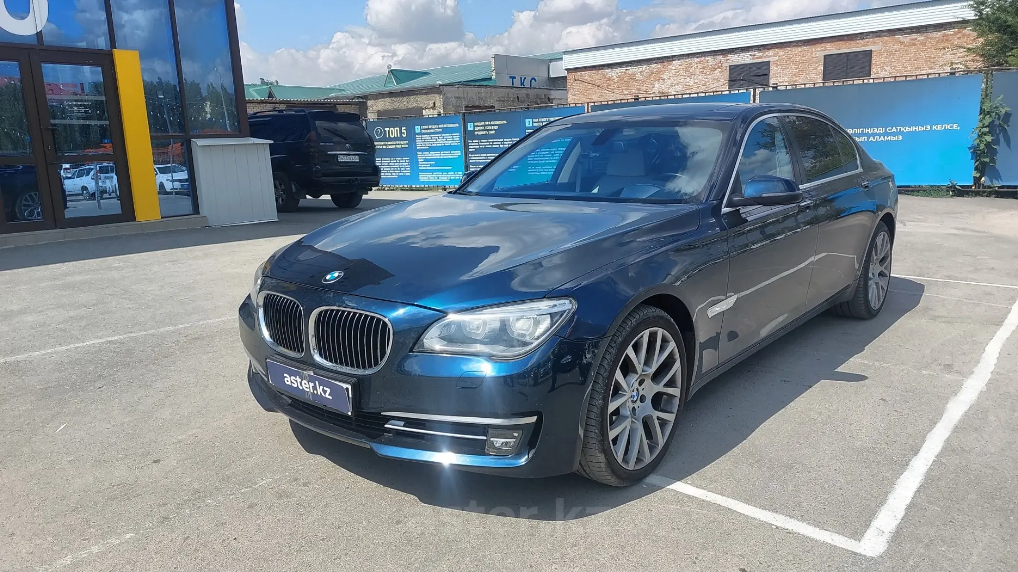 BMW 7 серии 2012