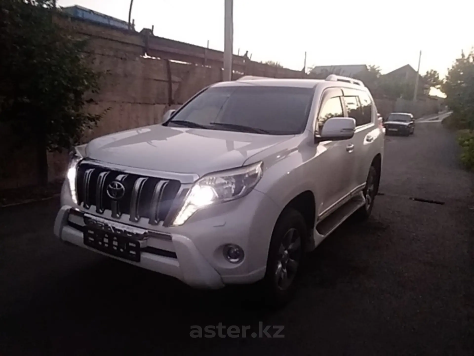 Toyota Land Cruiser Prado 2014