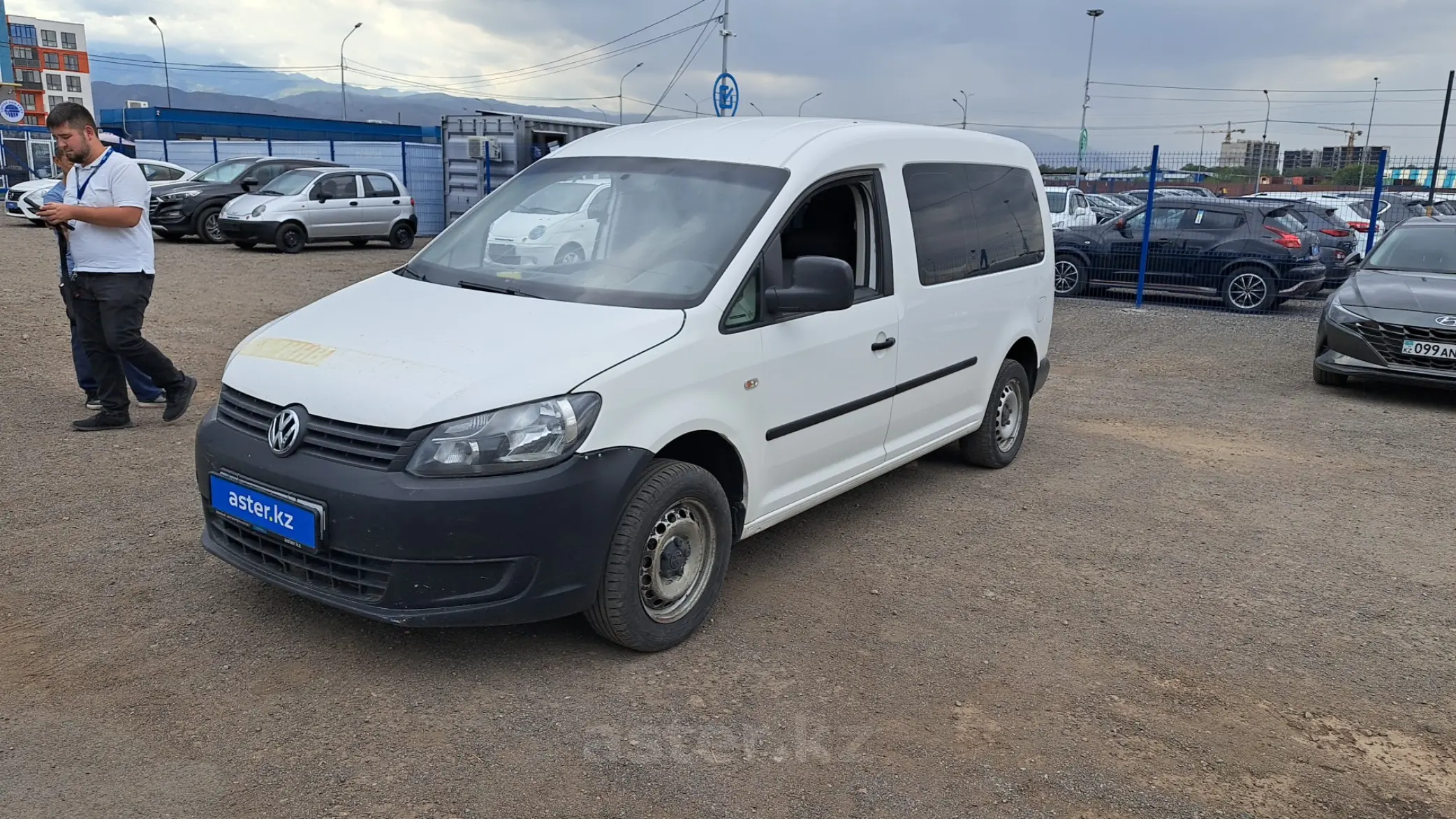 Volkswagen Caddy 2011