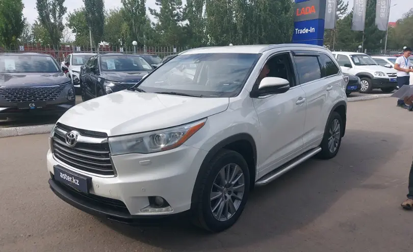 Toyota Highlander 2014 Р±РµР»С‹Р№