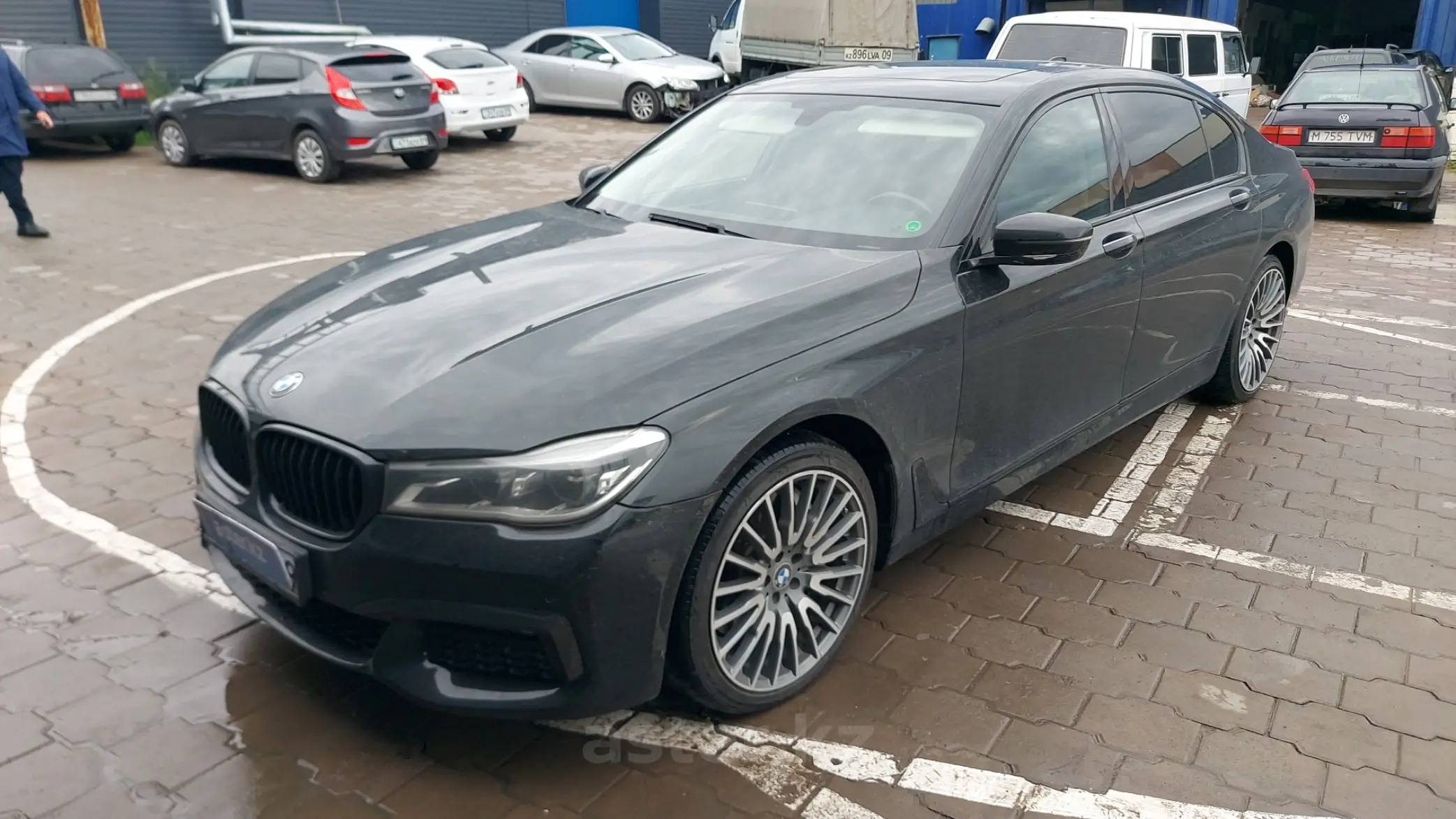 BMW 7 серии 2016