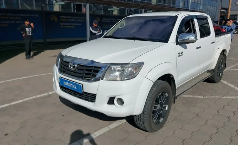 Toyota Hilux 2012 года за 10 500 000 тг. в Караганда