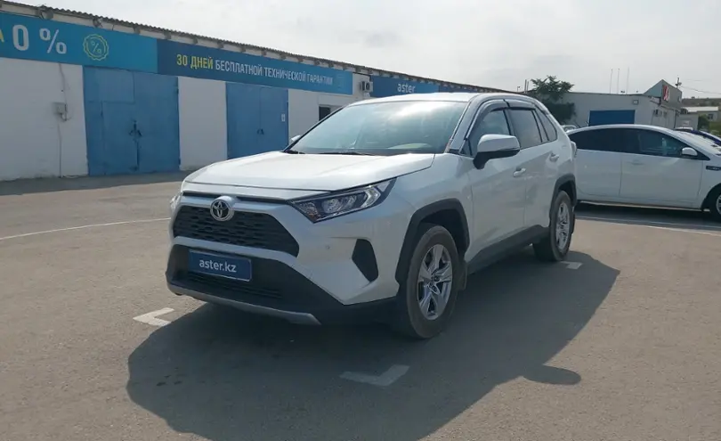 Toyota RAV4 2021 года за 17 000 000 тг. в Актау