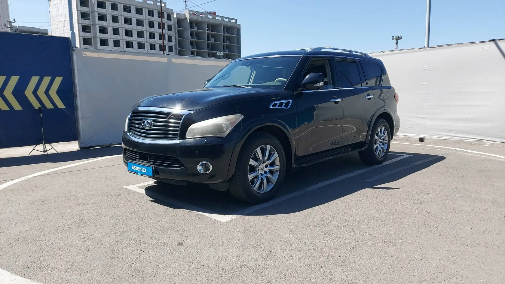 Infiniti QX56 2011