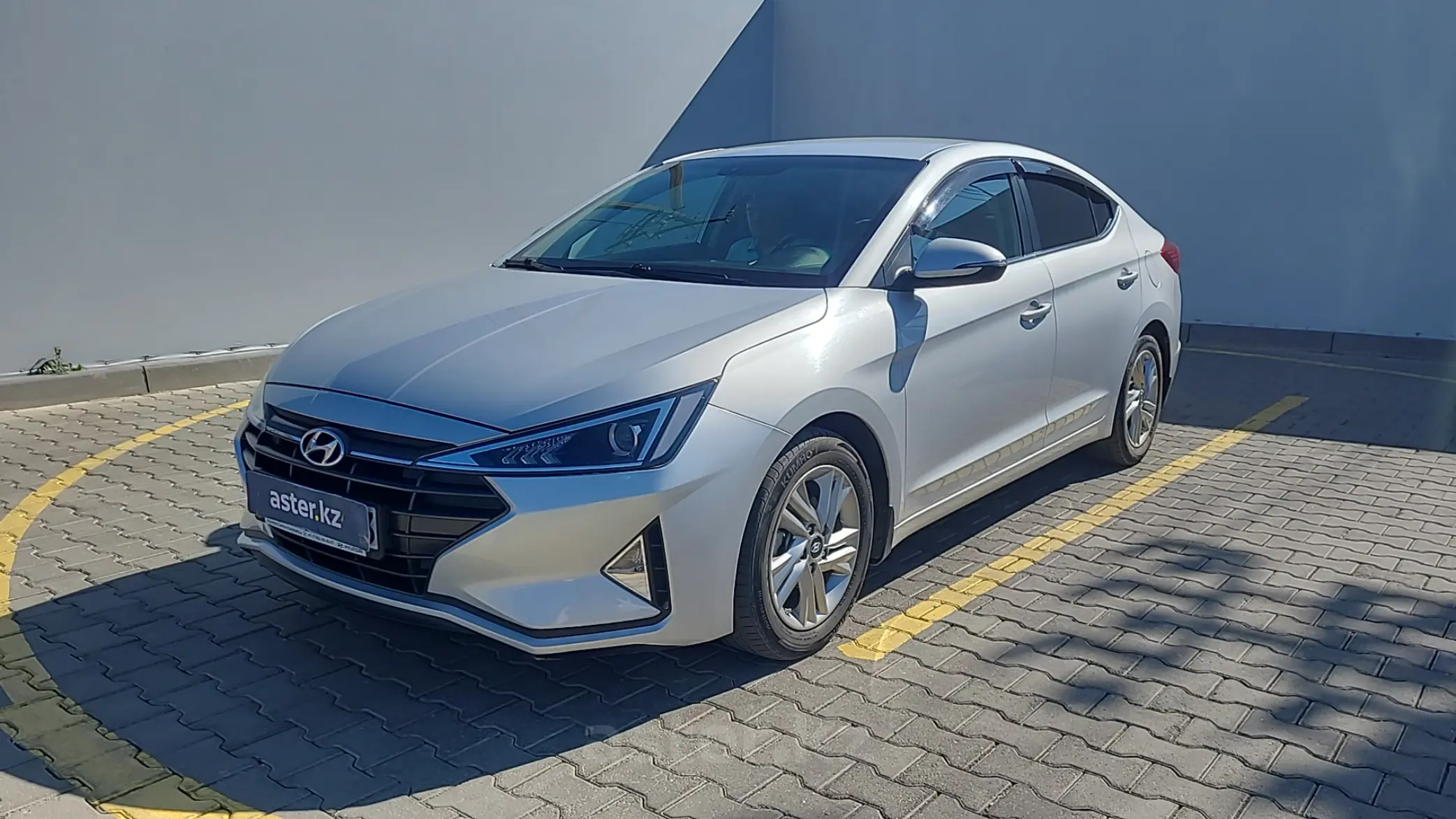 Hyundai Elantra 2019