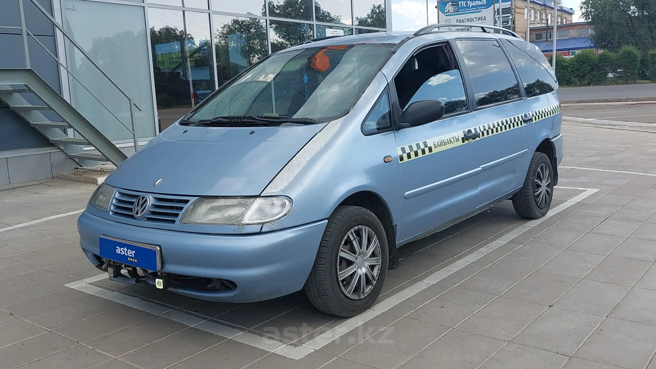 Купить Volkswagen Sharan 1998 года в Уральске, цена 2000000 тенге. Продажа  Volkswagen Sharan в Уральске - Aster.kz. №c892119